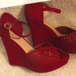 Red wedge platform shoes